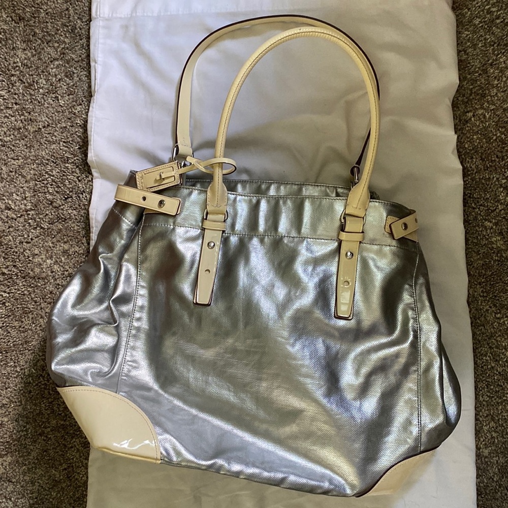 Silver tumi tote